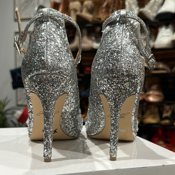 Jewel Badgley Mischka Silver Crystal Embellished Heels - Picture 10 of 13